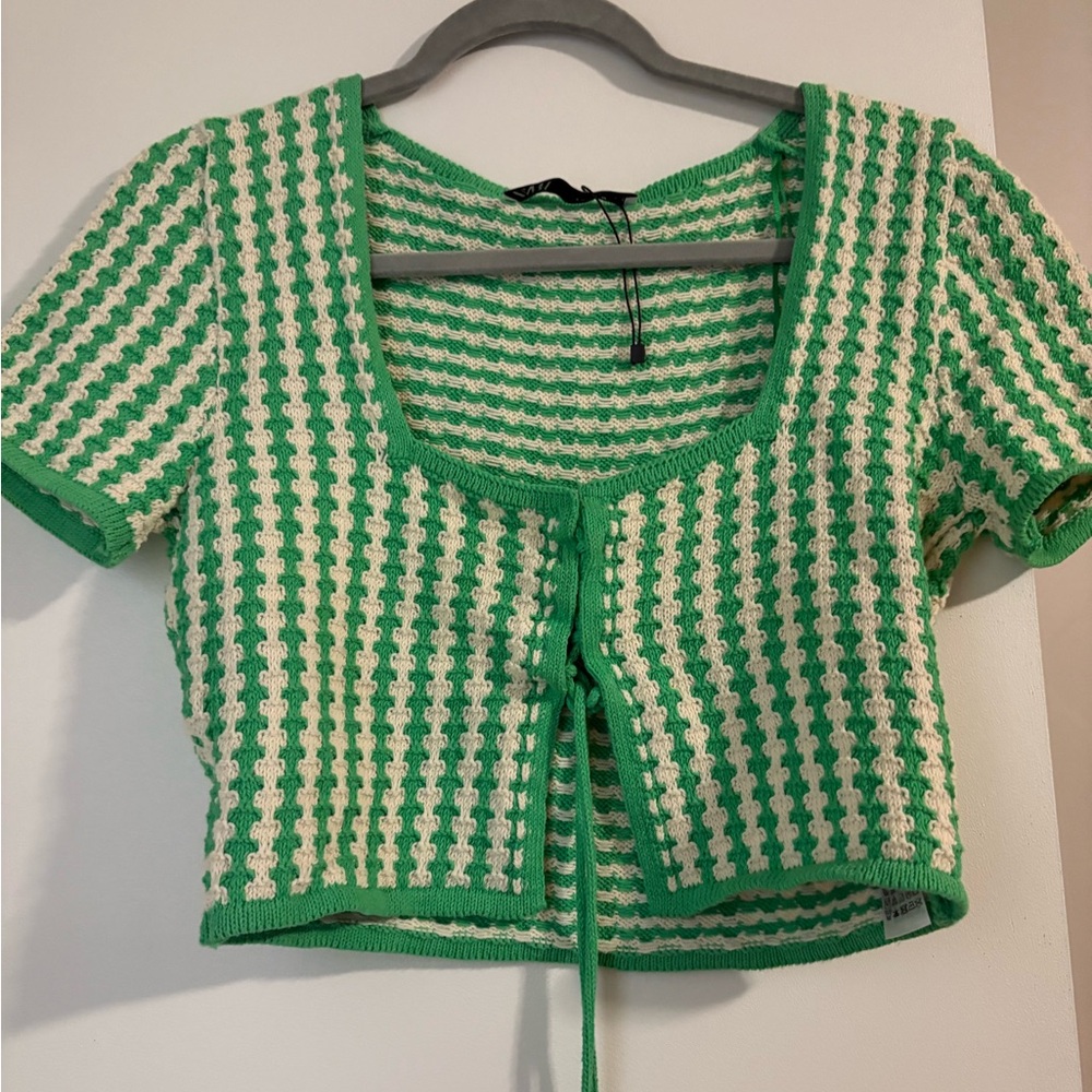Green and White Cropped Knit Top